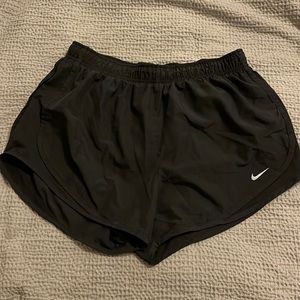 Black Nike shorts size L